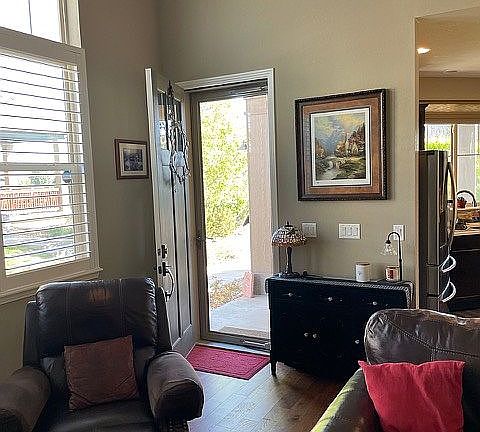5th image of 595 Gallegos Cir