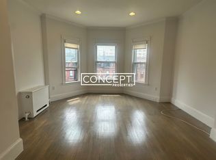 225A Newbury St #4, Boston, MA 02116