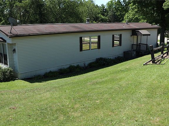 3rd image of 200 Forest Dr