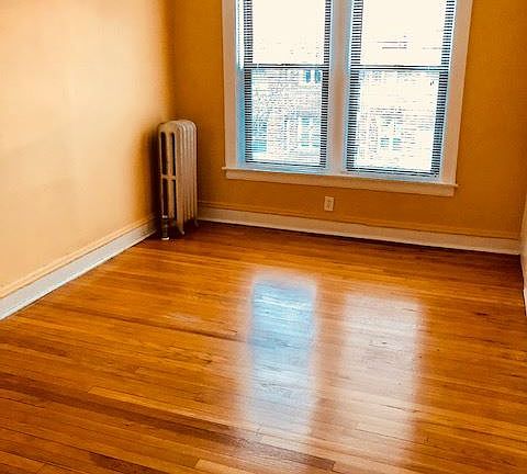 3rd image of 6871 S Crandon Ave