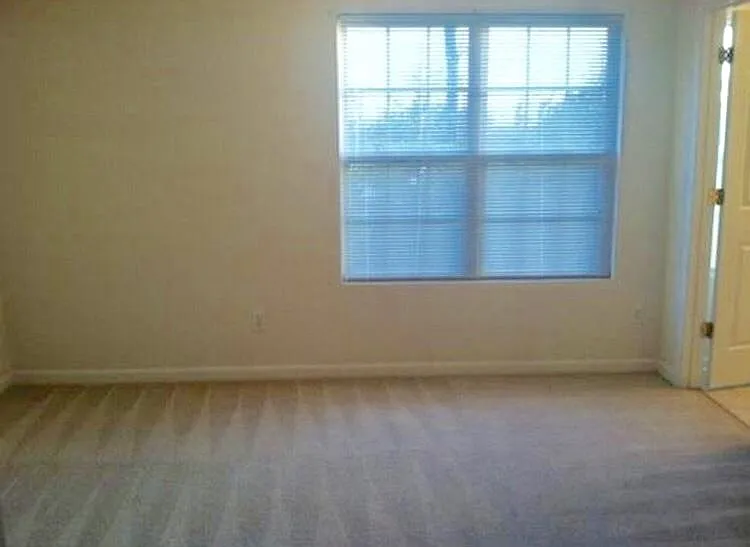 108 Queensberry Ct — Photo 4
