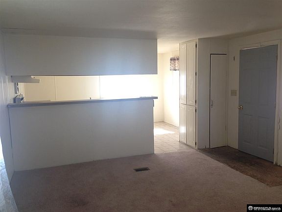 5th image of 131 Balsam St