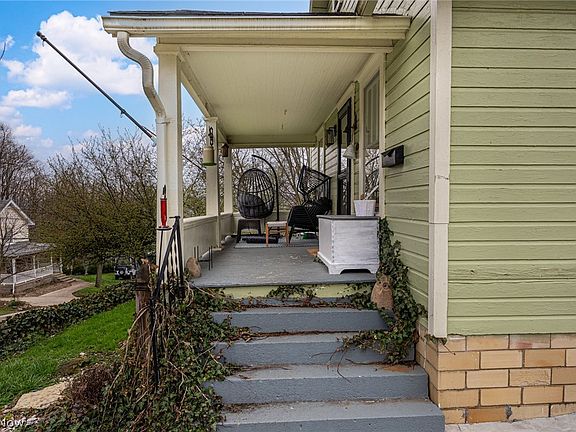 4th image of 481 Hill St