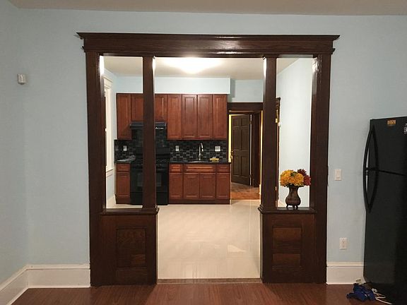4th image of 630 Van Duzer St #1