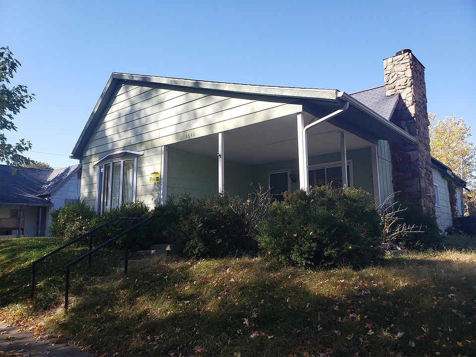 2nd image of 1646 W Nelson St