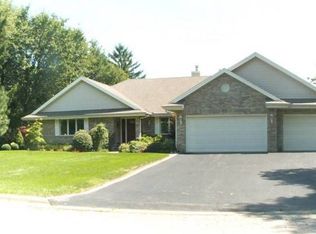 2717 Country Club Ter, Rockford, IL