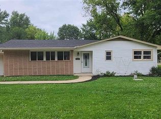 250 Hillcrest Ave, Rochelle, IL 61068