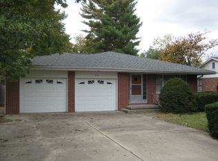 605 W South St, Bethany, IL 61914