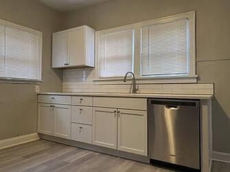 4th image of 802 N Bosart Ave