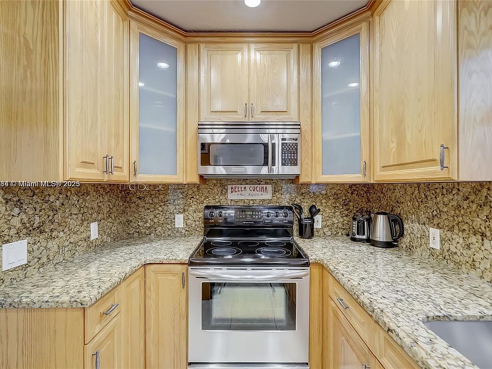 1st image of 1637 Cleveland St #1637