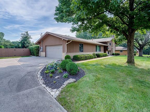 3rd image of 258 Zengel Dr