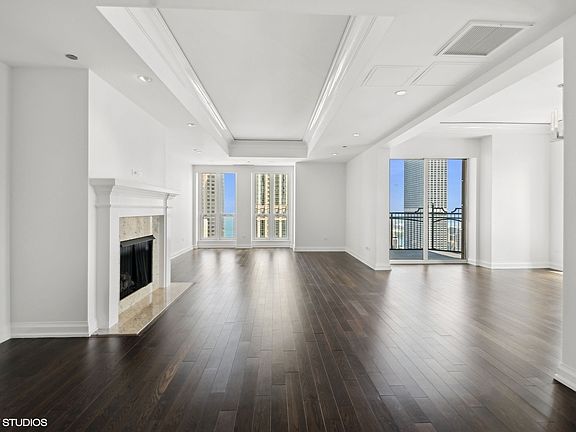 3rd image of 11 E Walton St APT 4001