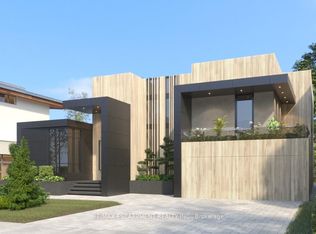 1643A Glenburnie Rd, Mississauga, ON L5G 3C7