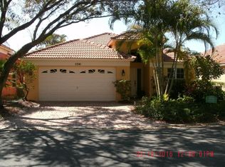 5341 Edenwood Ln, Riviera Beach, FL 33418