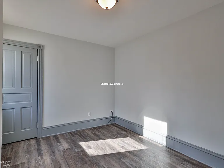 517 Schaffer St — Photo 4