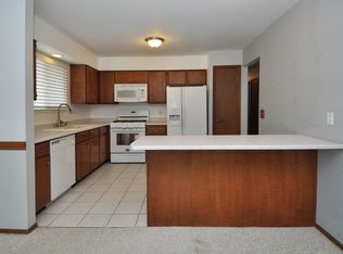 1214 E Forest Ridge Rd, Sandy, UT 84094