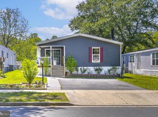 200 Boones Dr, Lothian, MD 20711