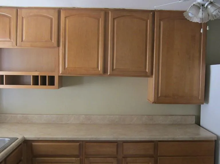 815 Bay St — Photo 5