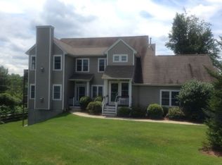 8 Chatham Dr, Bedford, NH 03110