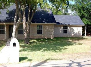 6208 Avon Dr, Waco, TX 76708