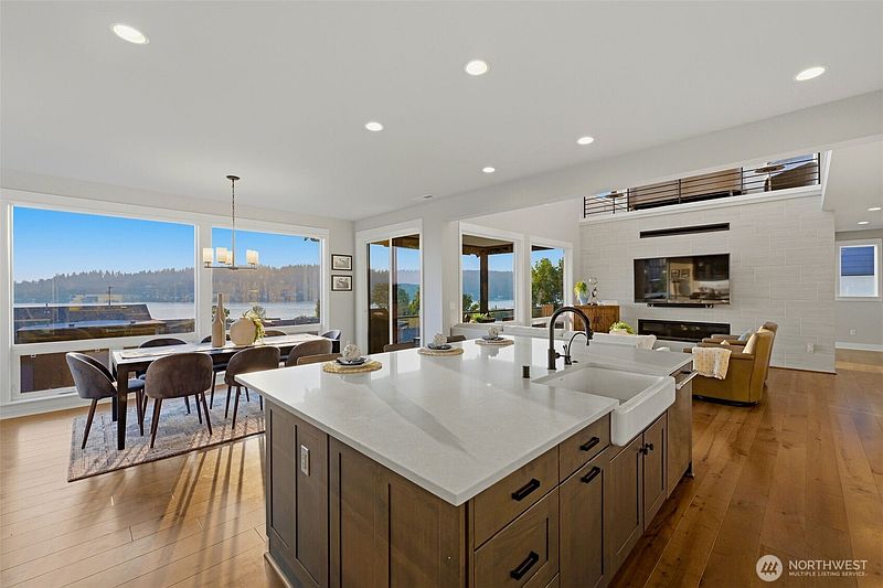 3rd image of 3927 Park Avenue N