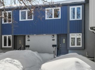 20 Benlea Dr #D, Ottawa, ON K2G 4A8