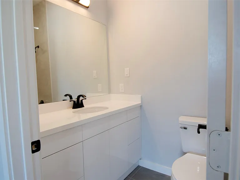 2830 Mansfield St — Photo 13