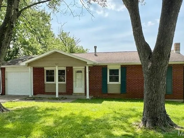 537 Crestwood Dr, Jackson, MO 63755