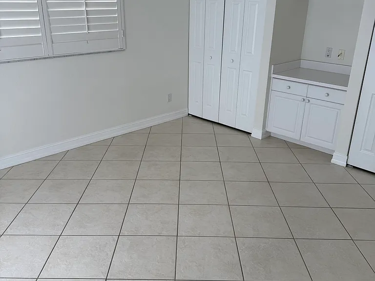 1166 Royal Palm Dr — Photo 7