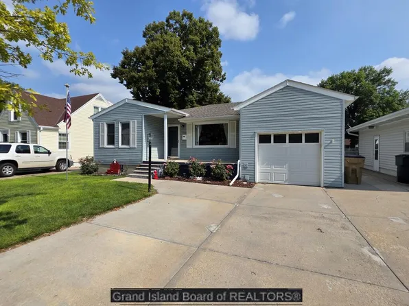 2421 W Charles St, Grand Island, NE 68803