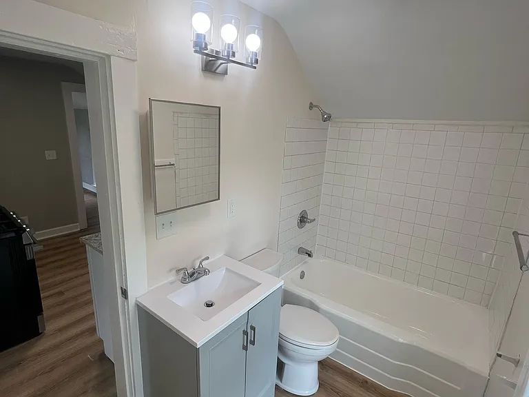 1411 Western Ave #2 — Photo 6