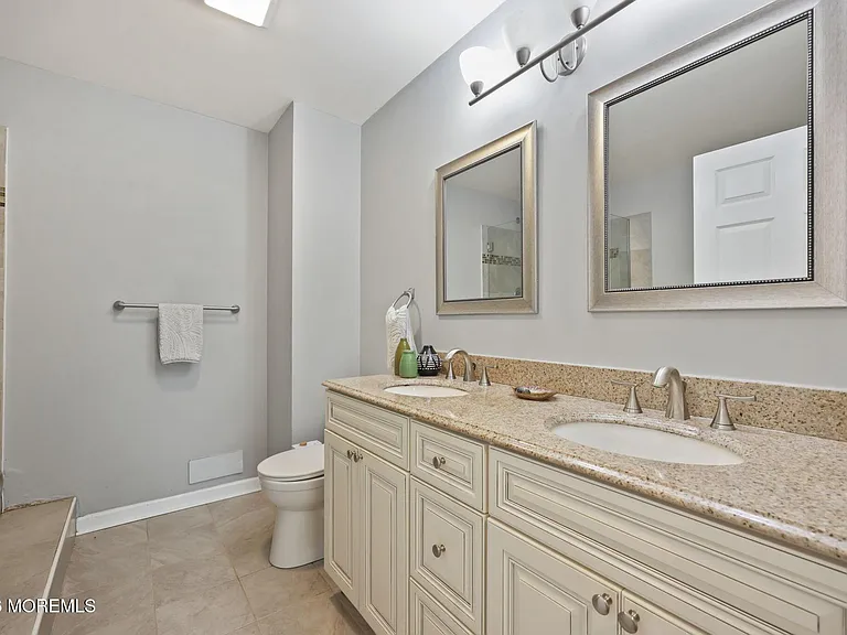 62 Dover Ct — Photo 15