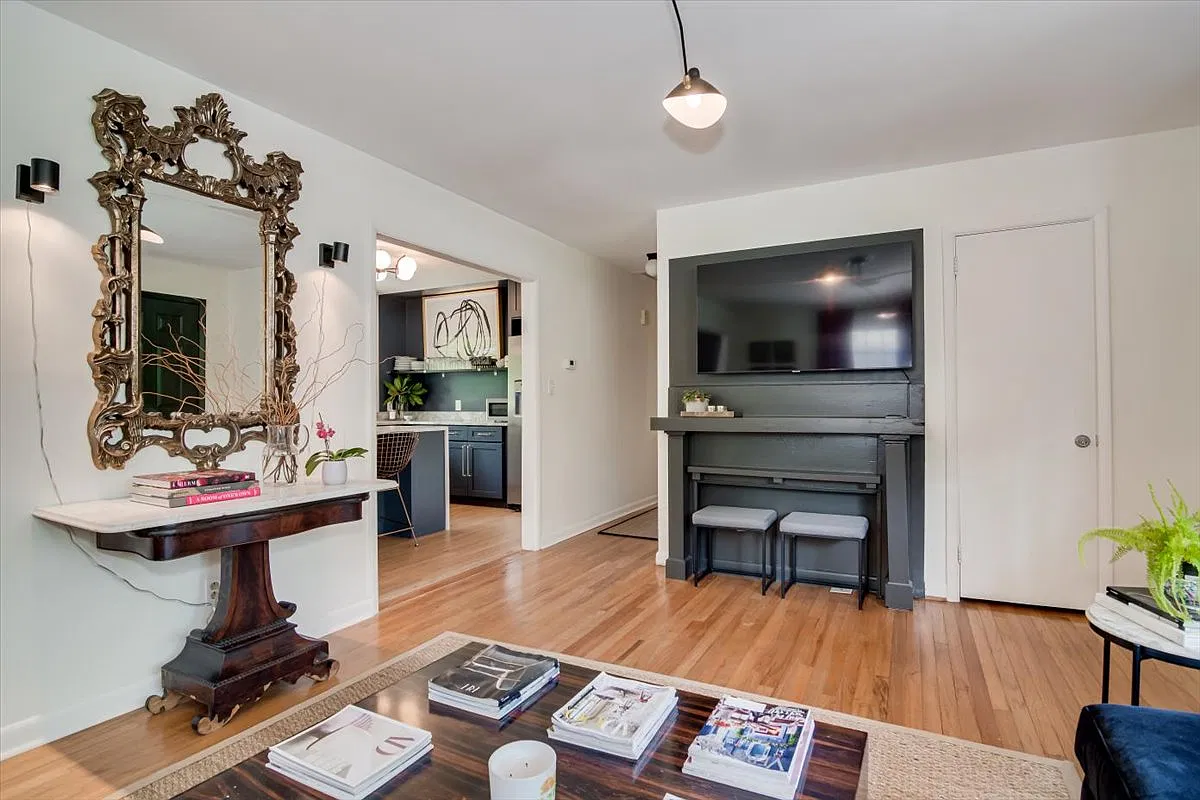 3 bed, 1.5 bath, 1235 sqft, $1,500 — Photo 3
