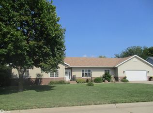 2520 Ashwood Dr, Carroll, IA 51401