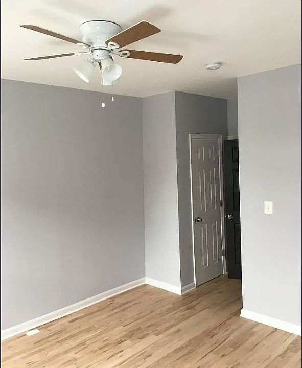 2nd image of 307 W 27th St