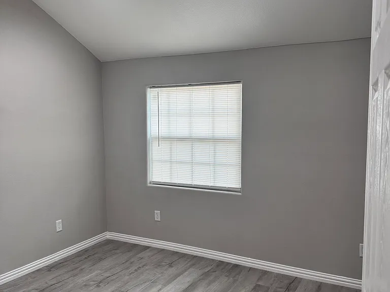 1717 Wood Ave — Photo 12