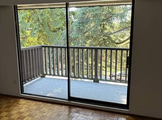 160 E 20th St #29, North Vancouver, BC V7L3A4