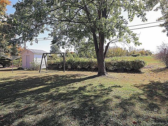 3rd image of 1809 Brink Ave