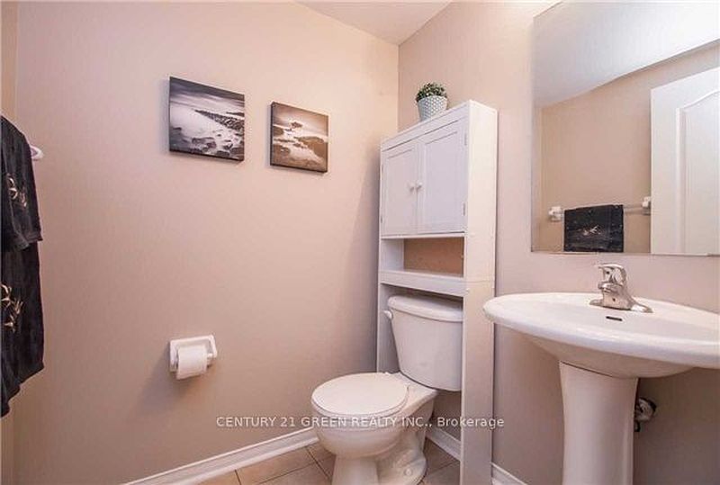 Brampton House for rent - 3 Bedrooms — photo 9