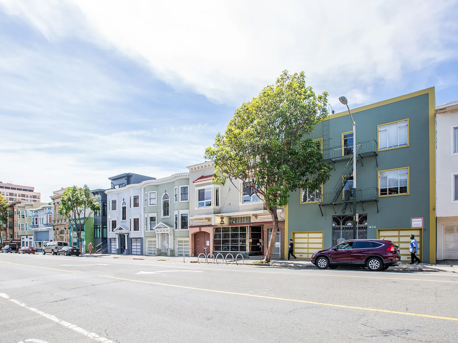 1424 Valencia — Photo 3