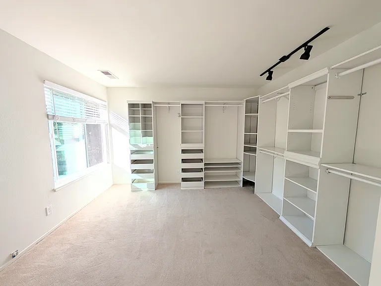 310 Miranda Ln — Photo 8