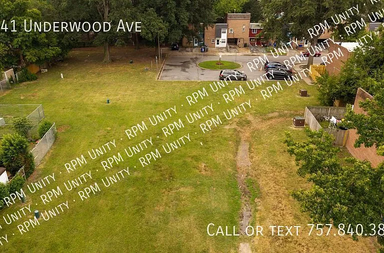 1241 Underwood Ave — Photo 10
