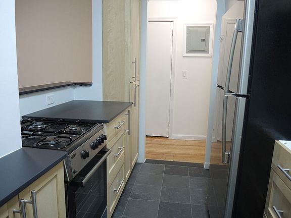3rd image of 332 E 84th St APT 1
