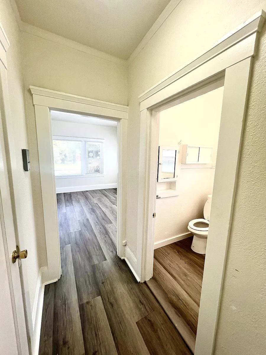 Building Photo - 646 42nd St #1