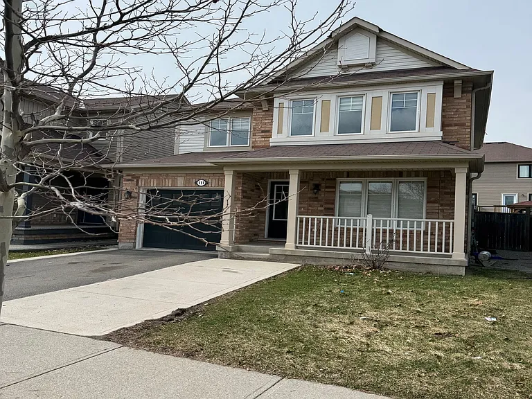 111 Higginbotham Cres — Photo 2