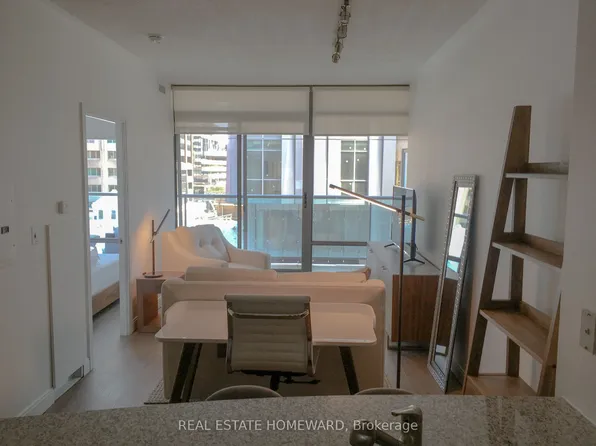 18 Yorkville Ave #603, Toronto, ON M4W 3Y8