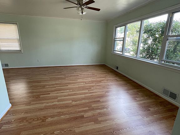 3rd image of 160 Ontario Ave #1