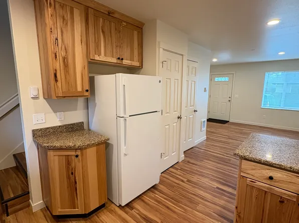 1838 City View St #1838, Eugene, OR 97405