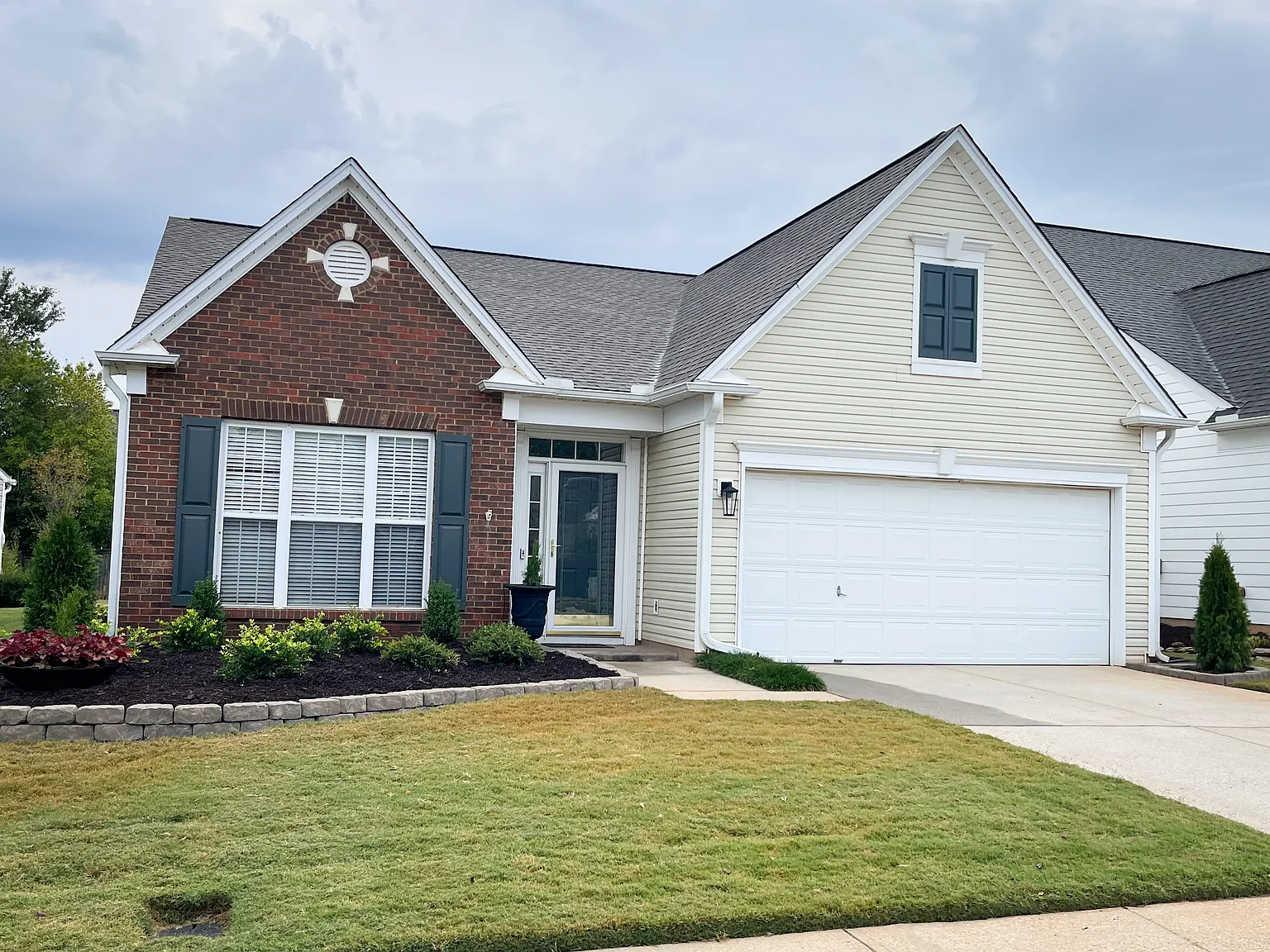 2 bed, 1500 sqft, $1,940 — Photo 1