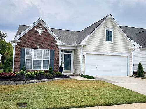 108 Saint James Place Dr Photo 1
